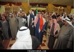 الشيخ فهد سالم العلي الصباح خلال حفل عشاء اقيم على شرفه في ضاحية صباح السالم 